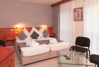 Hotel Haus Gimken allows 18 year olds to book a room