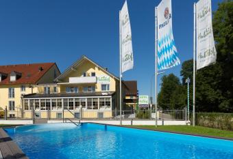 Landhotel Huberhof allows 18 year olds to book a room