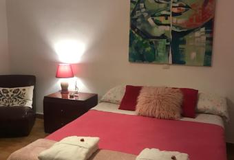 Tranquila habitaci  n allows 18 year olds to book a room