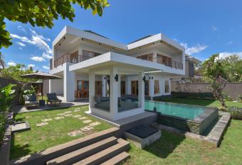 Manik Segara Villas has Balcony rooms