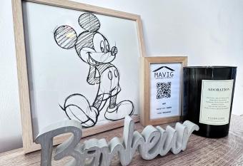 Beautiful apartment * parking* Disneyland 10 min has Balcony rooms