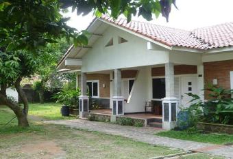 Intan Hotel Purwakarta has Balcony rooms