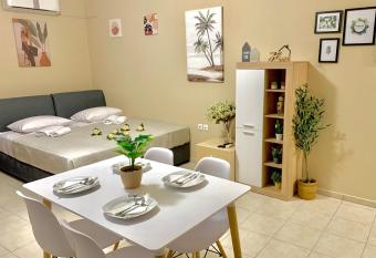 George Airport Apartments has Balcony rooms