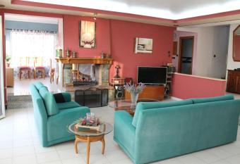 Markons House has Balcony rooms