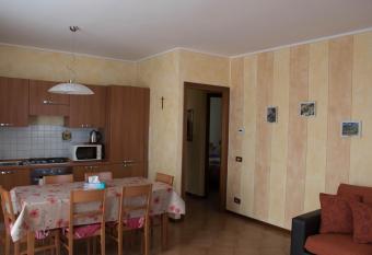 casa vacanze al paesello has Balcony rooms