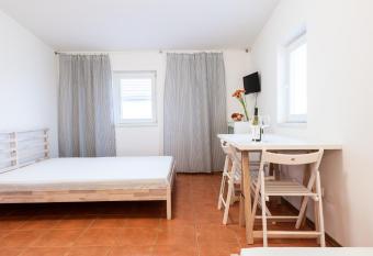 Slavia penzion allows 18 year olds to book a room