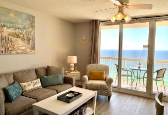 Just Updated - Beachfront Ocean view, 19th Floor has rooms with a private hot tub