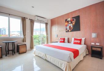OYO 75321 Gemma Patong allows 18 year olds to book a room