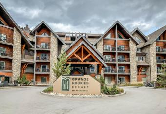 Mountain Fun - With Open Pool And Hot Tub has Balcony rooms