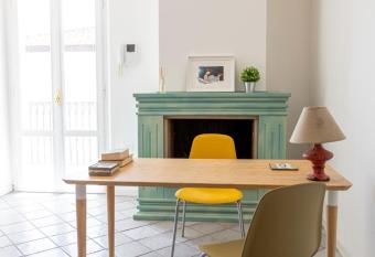 Casa Rubini has Balcony rooms