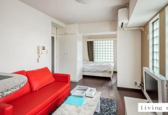 Aparthotel Status59 with Parking allows 18 year olds to book a room