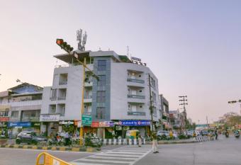 Hotel Galaxy has Balcony rooms