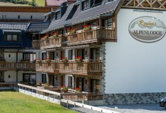 Regina s Alpenlodge has Balcony rooms