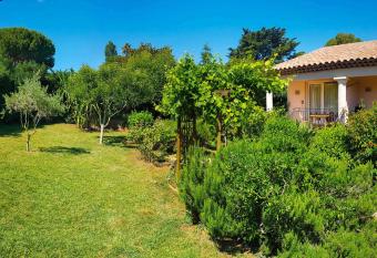 Orangeraie du Cap d Antibes allows 18 year olds to book a room