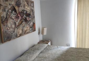 Taverna Garibaldi has Balcony rooms