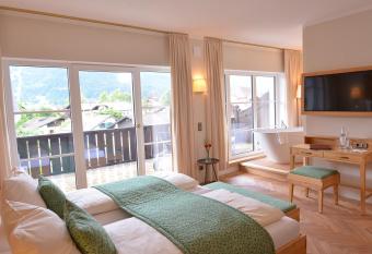 Biohotel Garmischer Hof has Balcony rooms