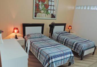 Resid  ncia Familiar has Balcony rooms