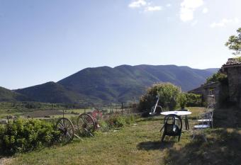 G  te Chambres d h  tes Le Bellevue allows 18 year olds to book a room