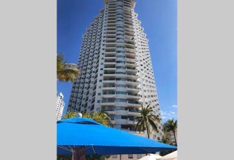 CONDOMINIO FRENTE AL MAR allows 18 year olds to book a room