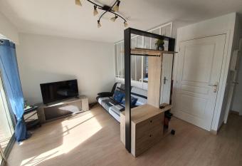 Studio Royale Marine has Balcony rooms