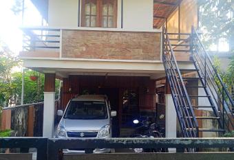 Vintage Inn Homestay has Balcony rooms