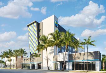 Tru by Hilton Ft. Lauderdale Airport has Balcony rooms