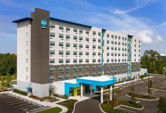 Tru by Hilton Orlando Convention Center Area allows 18 year olds to book a room