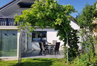 Ferienwohnungen Lilie Und Dahlie has Balcony rooms