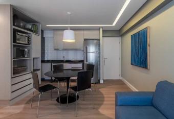 HY Beach Flats - Santa Maria allows 18 year olds to book a room