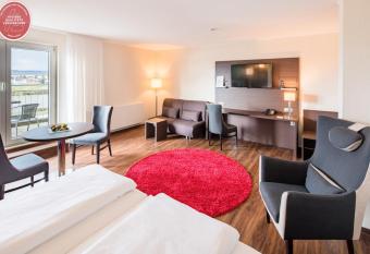 Airways Hotels Frankfurt Airport West allows 18 year olds to book a room