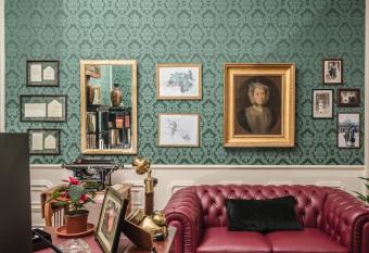 B&B Palazzo Policastri has Balcony rooms