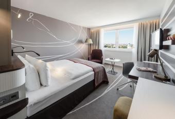Holiday Inn Munich City Centre, an IHG Hotel allows 18 year olds to book a room