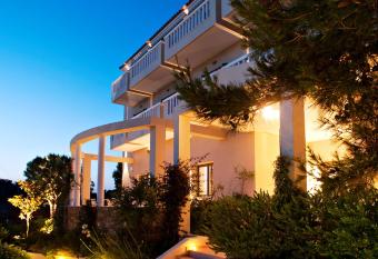 Orizontes View Hotel has Balcony rooms