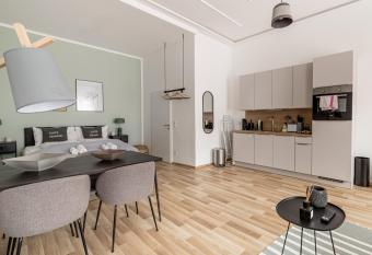 limehome Villach Kirchenplatz allows 18 year olds to book a room