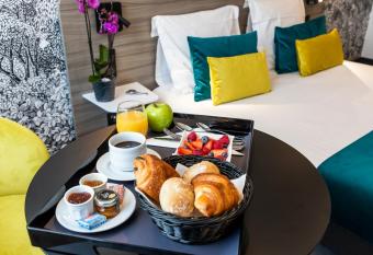 Nemea Appart Hotel Paris Levallois allows 18 year olds to book a room