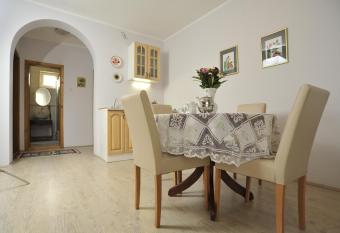 Apartments Izvor has Balcony rooms