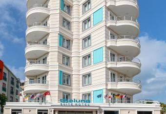 TheLuna Suite Hotel has Smoking/Balcony rooms