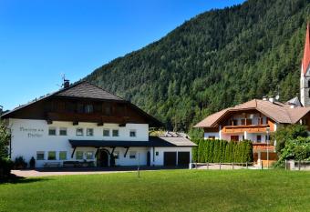 Pension Pichler has Balcony rooms
