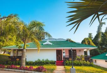 Tuskers Hill by Poppys Anaikatti has Balcony rooms