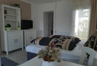 Landlust! allows 18 year olds to book a room