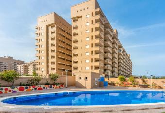 Vacaciones Oromarina Jardines del Mar allows 18 year olds to book a room