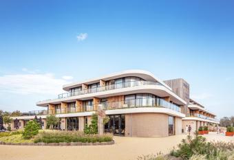 Duinhotel Breezand allows 18 year olds to book a room