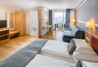 Hotel Classic allows 18 year olds to book a room