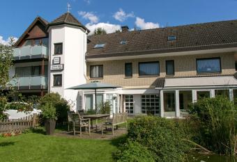 Haus am Wasserfall has Balcony rooms