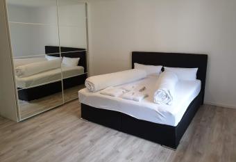 Private and cozy Apartment in Refrath near Cologne allows 18 year olds to book a room