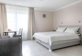 H-Apartments Bismarckstrasse allows 18 year olds to book a room