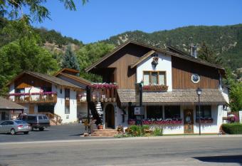 Starlight Lodge allows 18 year olds to book a room