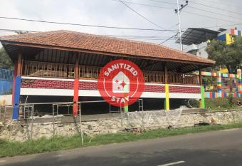 OYO 3165 Papa Kana Farm allows 18 year olds to book a room