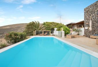 Pure La Asomada has Balcony rooms