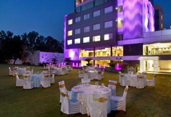 The Altius A Boutiqe Hotel has Smoking/Balcony rooms